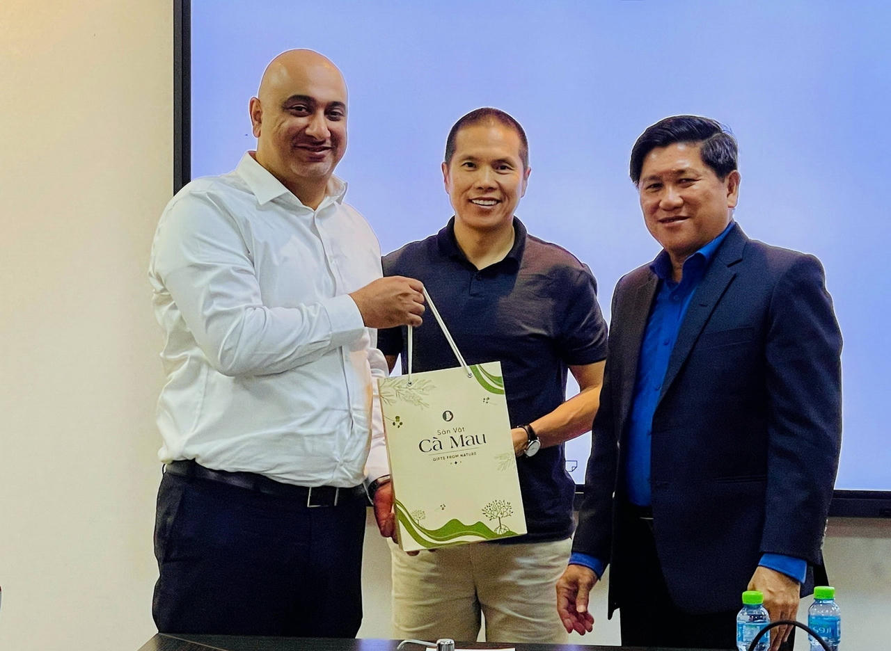 Bí thư Tỉnh ủy Cà Mau dẫn đoàn công tác tham dự Hội chợ sản xuất Gulfood tại Dubai, UAE