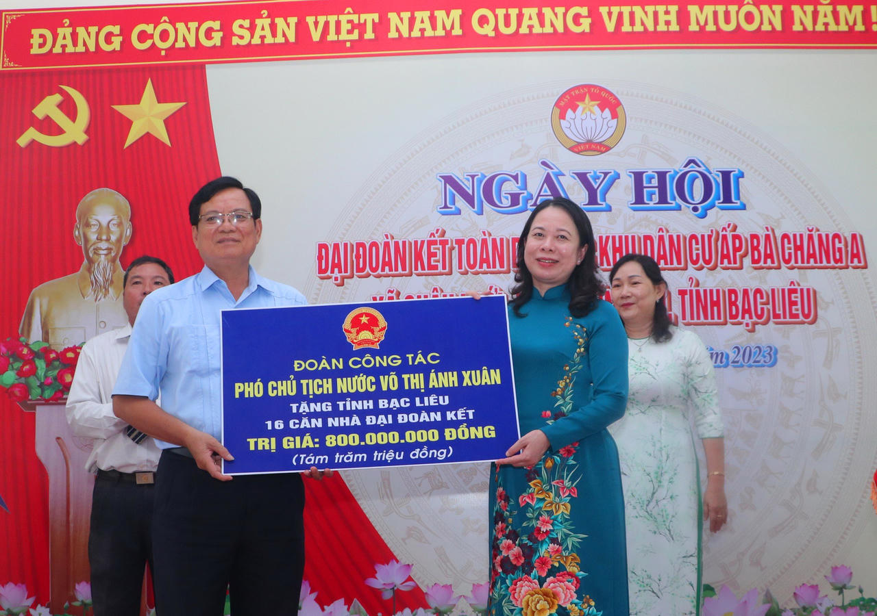 Phó Chủ tịch nước Võ Thị Ánh Xuân dự Ngày hội Đại đoàn kết toàn dân tộc ở Bạc Liêu