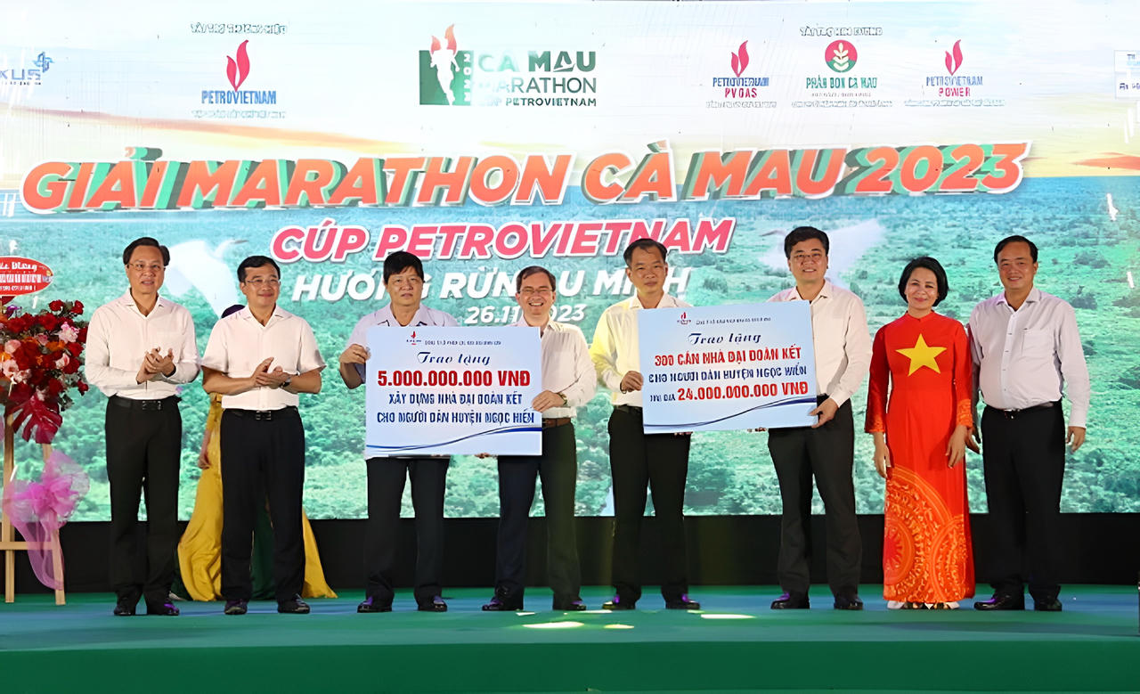 Hơn 6.000 vận động viên tham Giải Marathon Cà Mau 