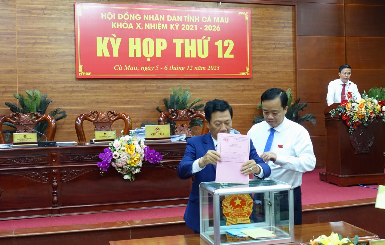 Công bố kết quả lấy phiếu tín nhiệm đối với người giữ chức vụ do HĐND tỉnh Cà Mau bầu