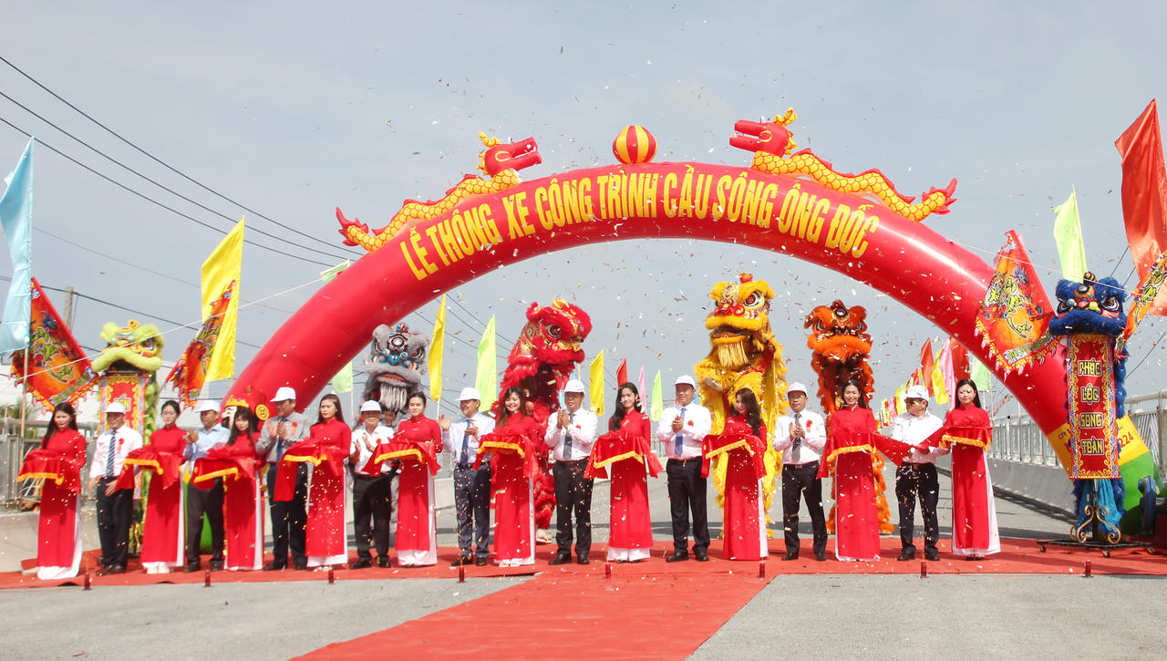 Cầu sông Ông Đốc tạo động lực thúc đẩy phát triển kinh tế của Cà Mau