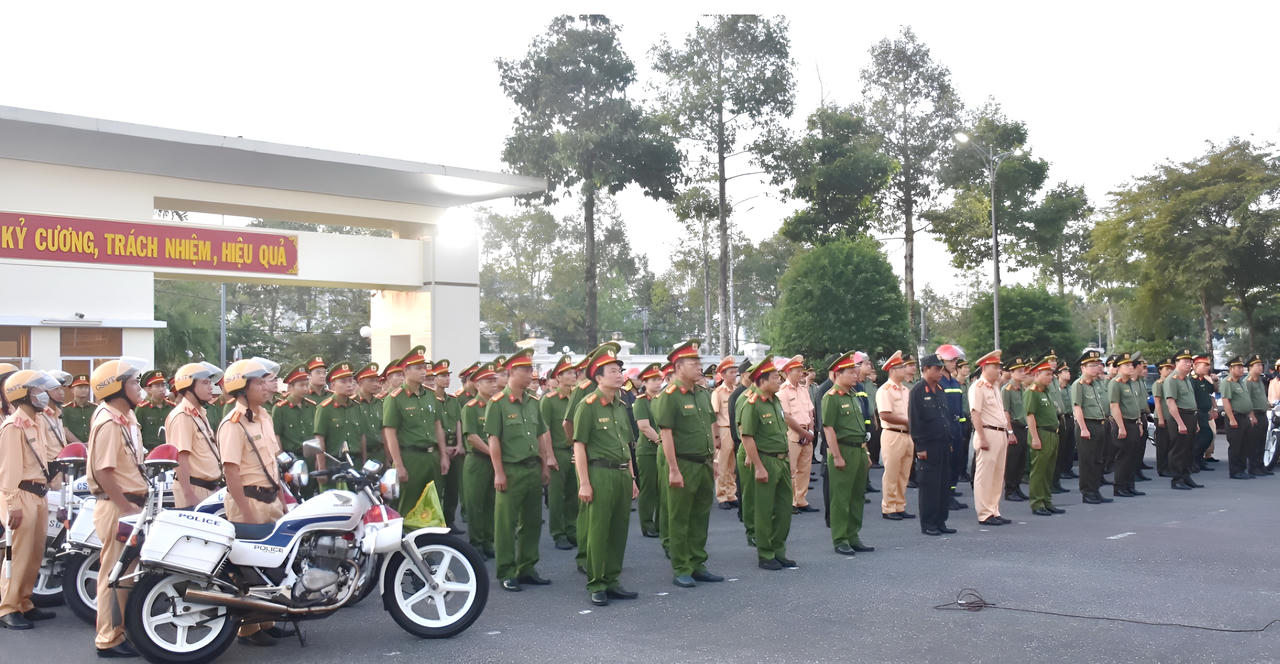 Các địa phương đồng loạt ra quân trấn áp tội phạm dịp Tết Nguyên đán