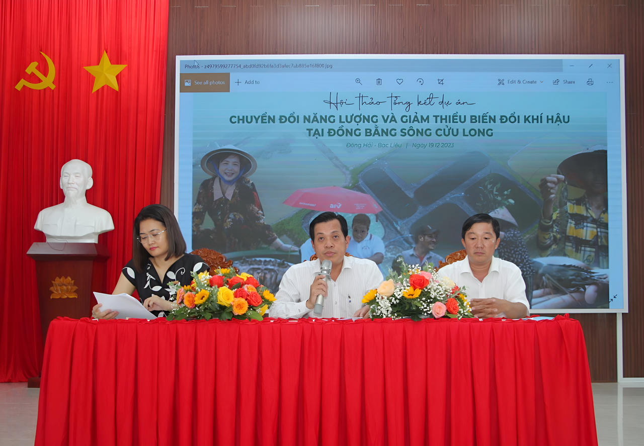 Chuyển đổi năng lượng và giảm thiểu biến đổi khí hậu cho người nuôi tôm