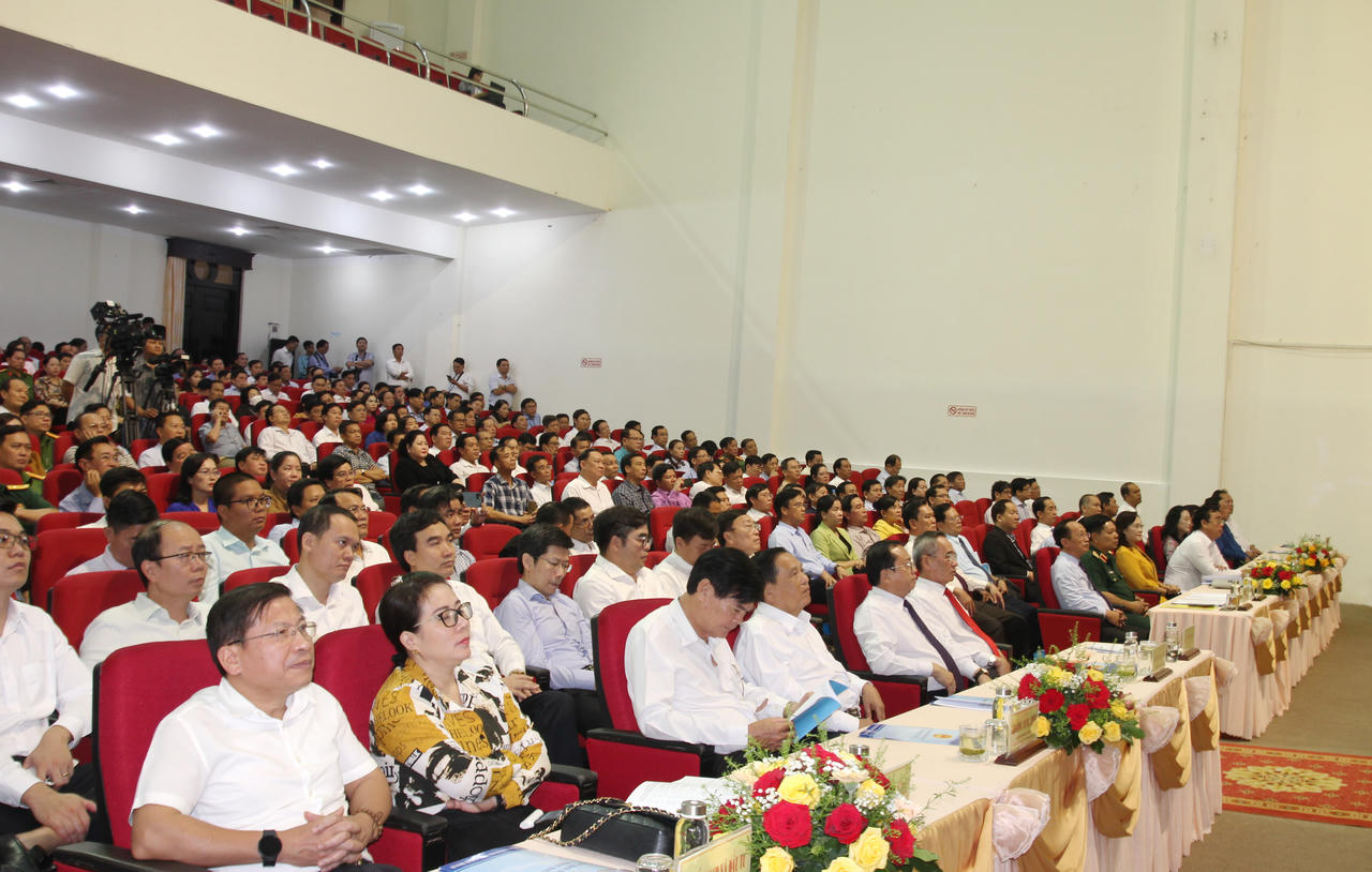 Xây dựng Bạc Liêu trở thành trung tâm công nghiệp tôm, năng lượng tái tạo của cả nước