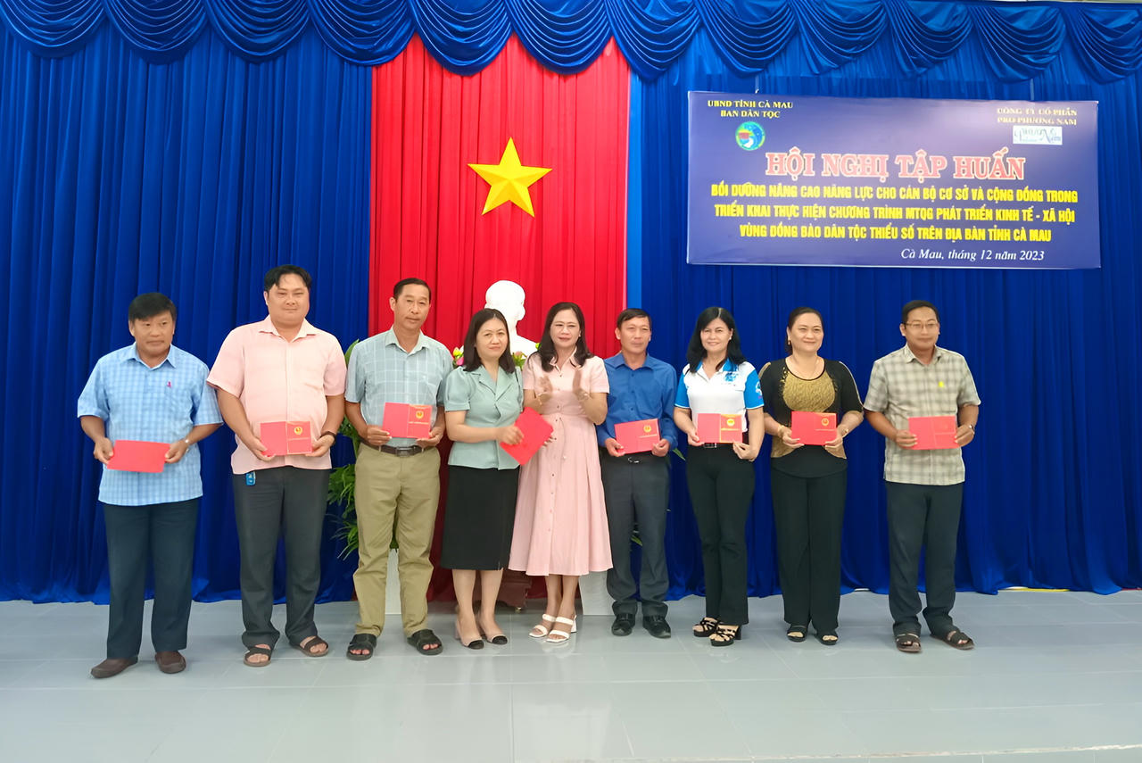 Chăm lo đời sống là góp phần quan trọng trong chính sách cho đồng bào dân tộc thiểu số ở Cà Mau