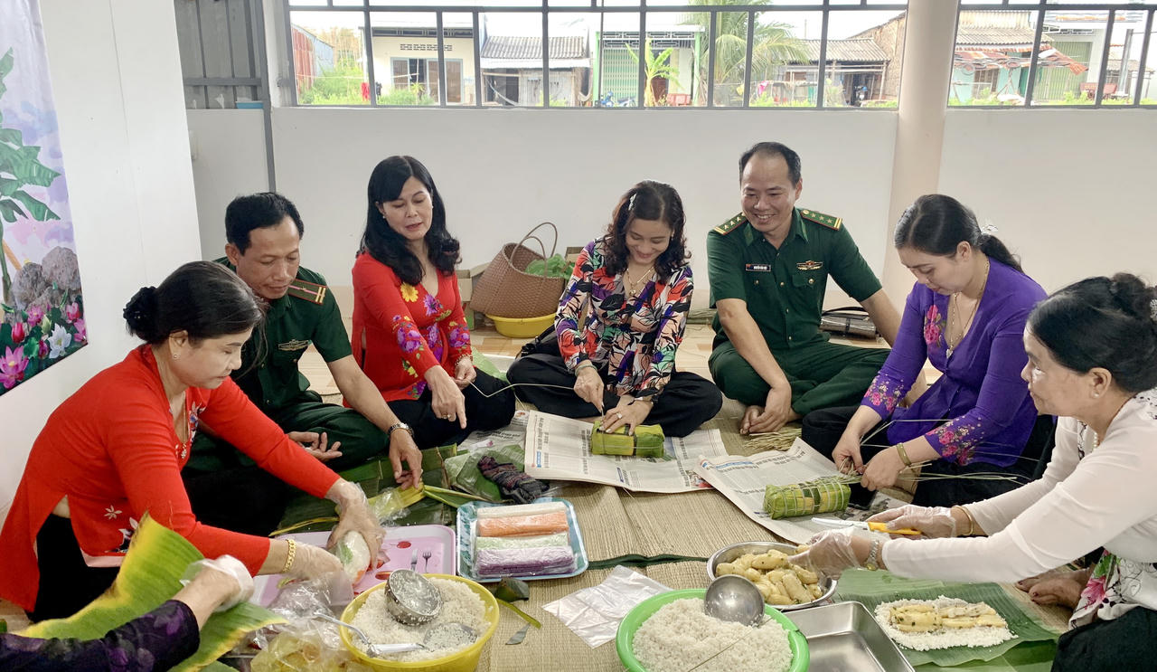 Xuân Biên phòng ấm lòng người dân bản ở Cà Mau