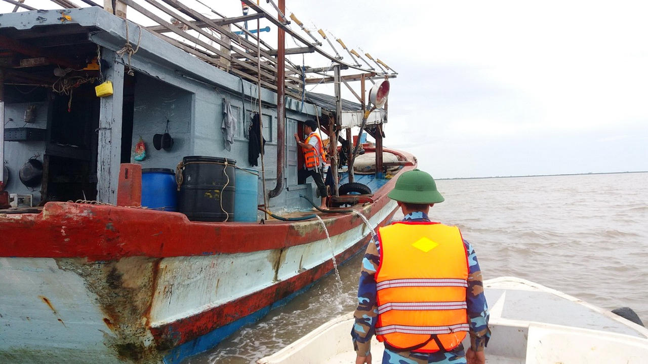 Chủ tịch tỉnh Cà Mau chỉ đạo 'hỏa tốc' xử lý tình trạng tranh chấp ngư trường