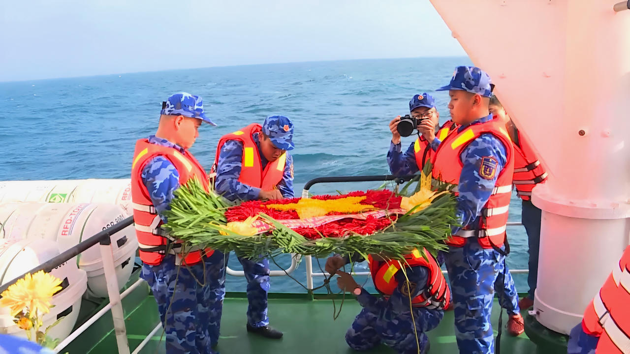 Bộ Tư lệnh Cảnh sát biển kiểm tra chống khai thác IUU 