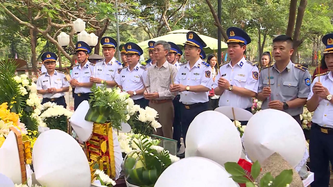 Bộ Tư lệnh Cảnh sát biển kiểm tra chống khai thác IUU 