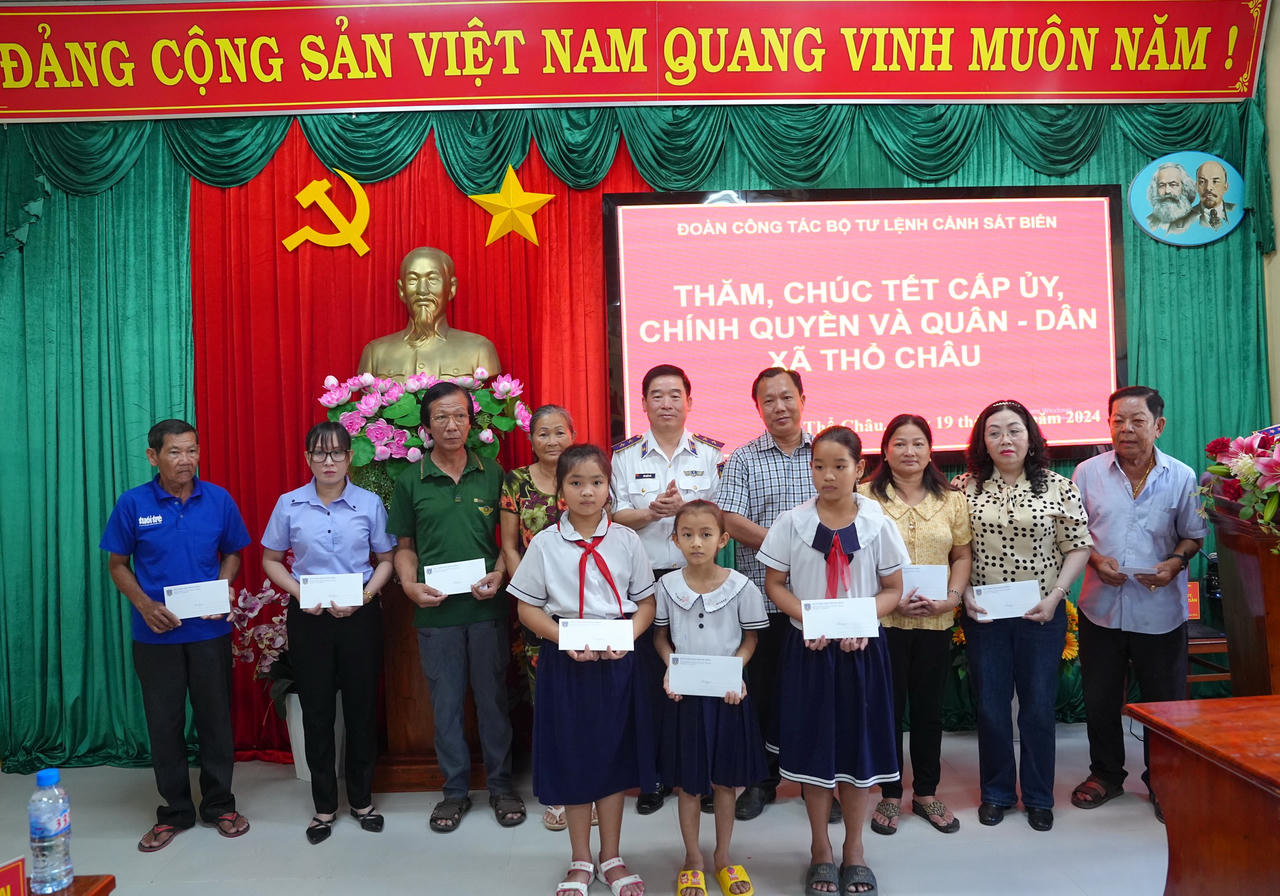 Bộ Tư lệnh Cảnh sát biển kiểm tra chống khai thác IUU 