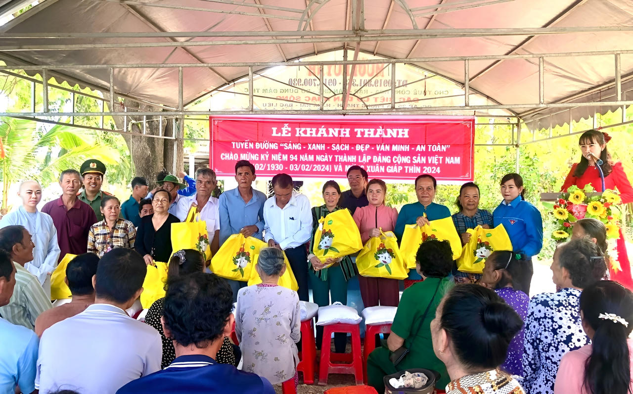 Bạc Liêu: Chung tay xây dựng nông thôn mới và chăm lo Tết cho nhân dân