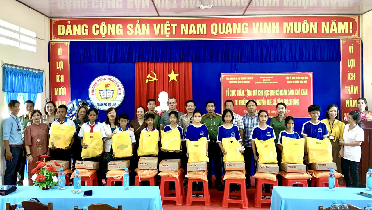 Bạc Liêu: Chung tay xây dựng nông thôn mới và chăm lo Tết cho nhân dân