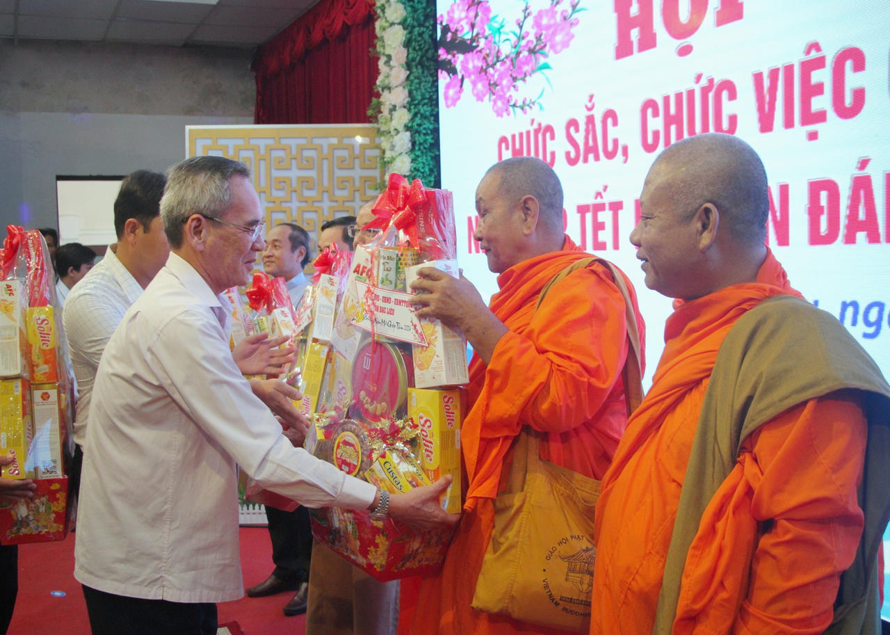 Lãnh đạo tỉnh Bạc Liêu chúc Tết chức sắc, chức việc các tôn giáo 