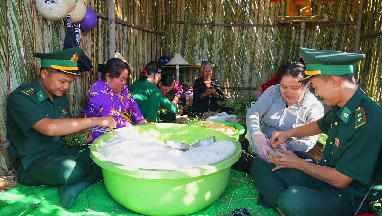 Những ngày cận Tết ở cực Nam Tổ quốc