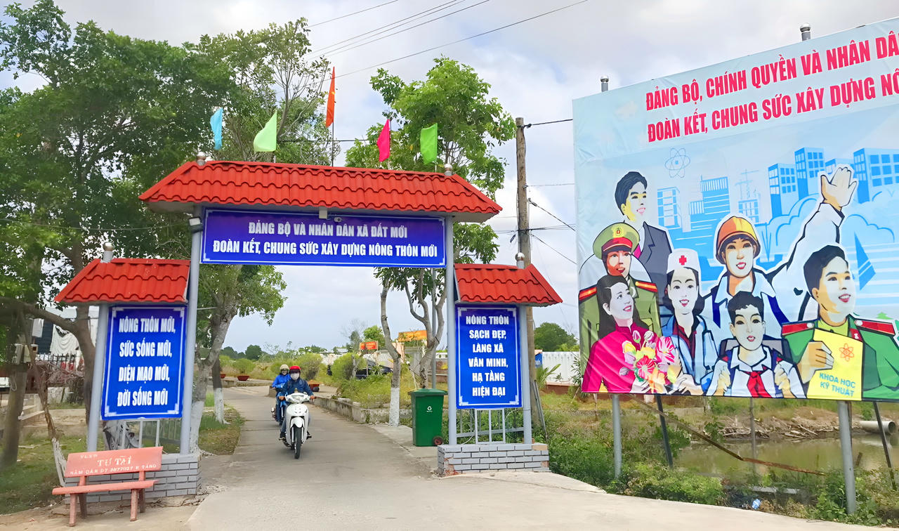 Tập trung phát triển hạ tầng, tiến tới thành lập thị xã Năm Căn