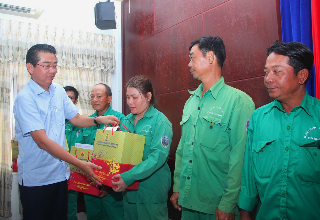 Bạc Liêu chăm lo Tết cho người nghèo, đối tượng chính sách