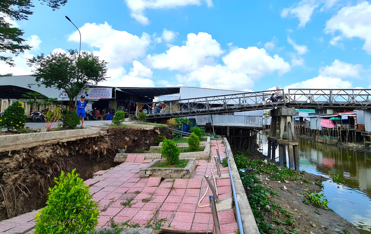 Sạt lở, sụt lún nghiêm trọng vùng ngọt hóa Cà Mau