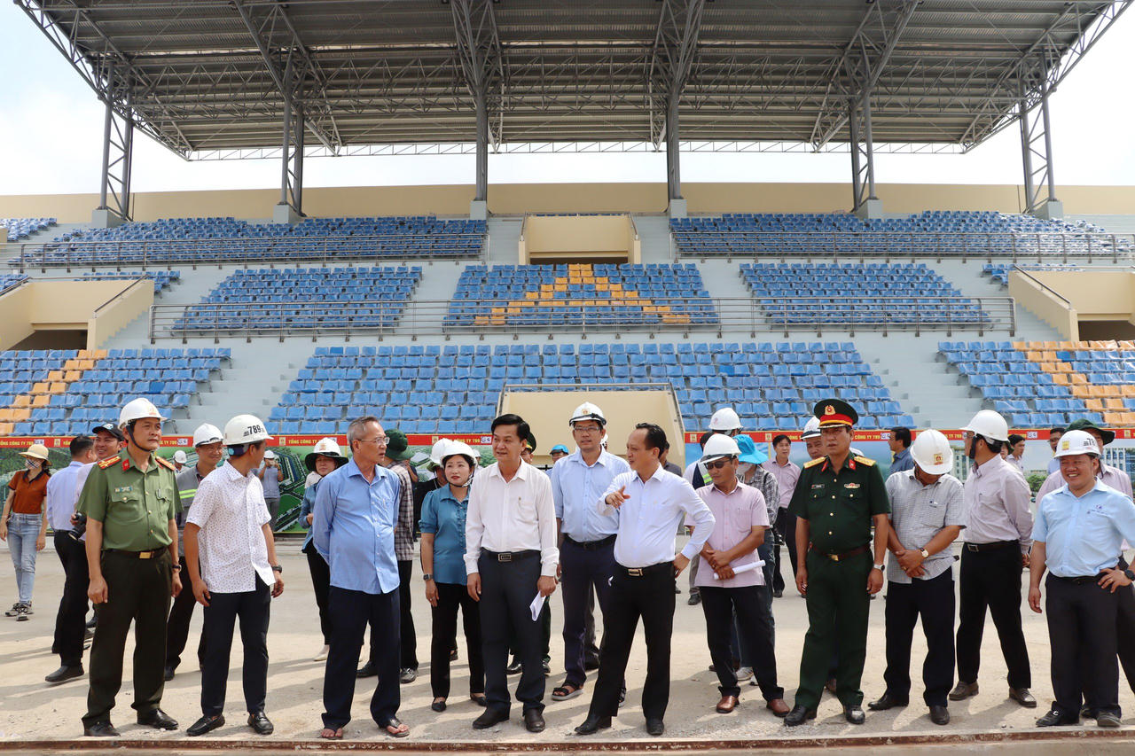 Lãnh đạo tỉnh Bạc Liêu khảo sát thực địa công trình trọng điểm