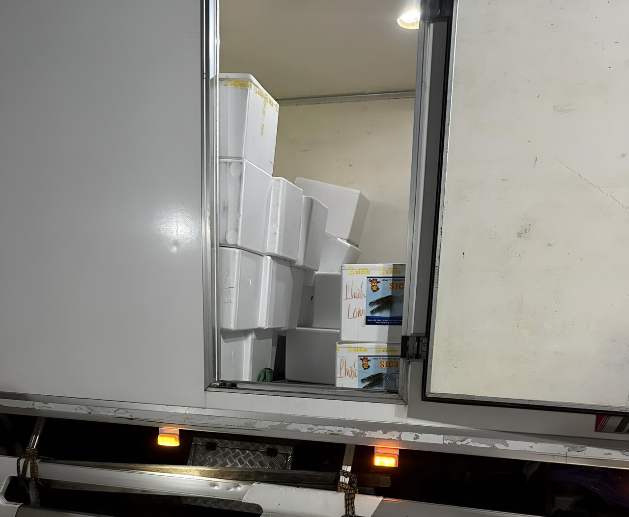 Bạc Liêu: Bắt quả tang gần 1,5 triệu con tôm giống không rõ nguồn gốc 