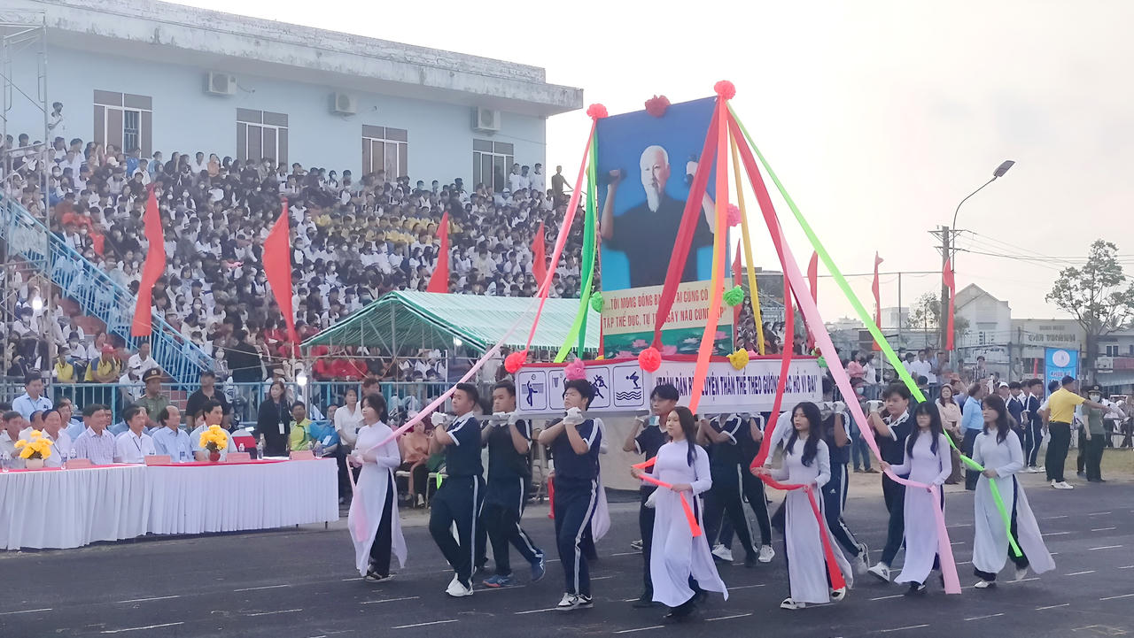 Hơn 2.000 học sinh và cán bộ… ở Cà Mau tham dự Hội khỏe Phù Đổng 