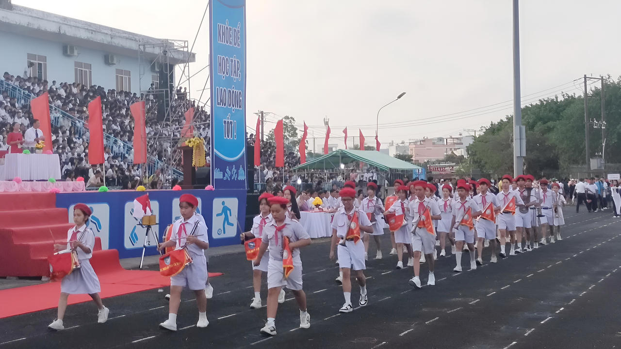 Hơn 2.000 học sinh và cán bộ… ở Cà Mau tham dự Hội khỏe Phù Đổng 