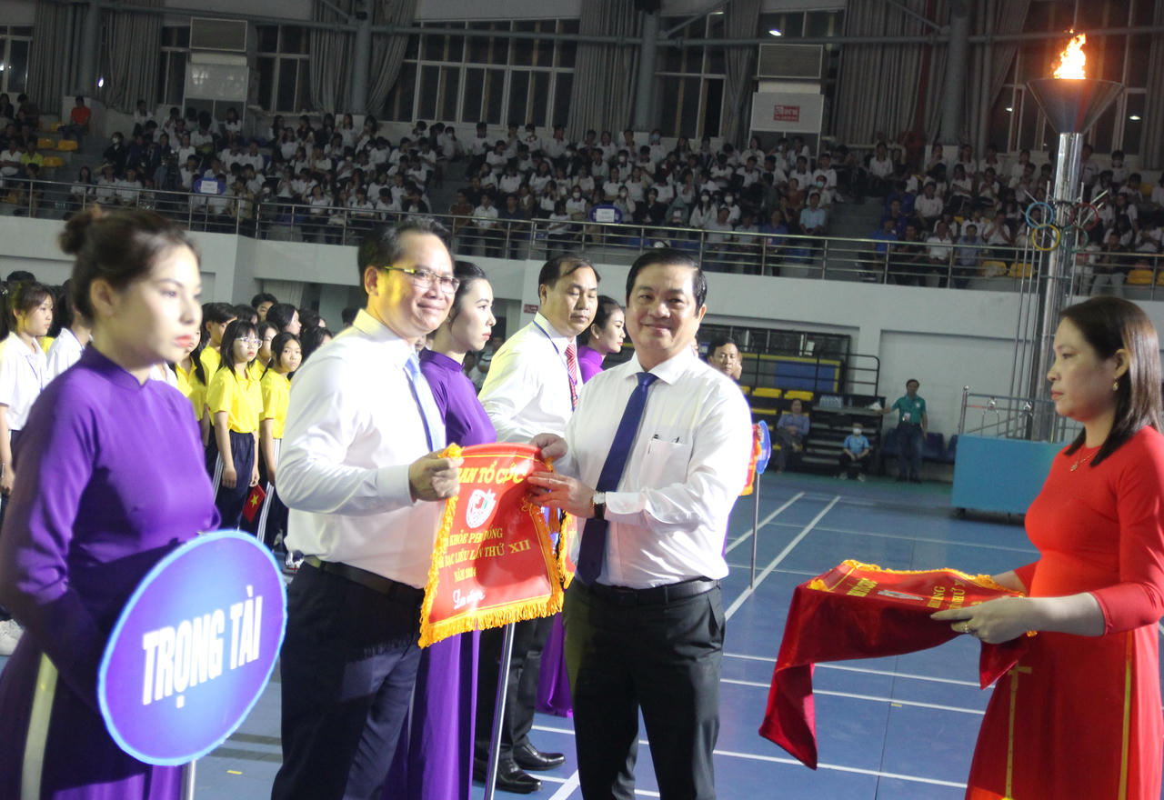 Gần 2.000 học sinh Bạc Liêu tranh tài Hội khỏe Phù Đổng