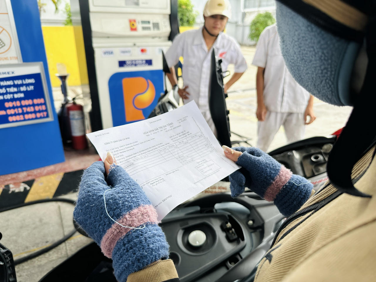 Các cửa hàng xăng dầu ở Cà Mau đồng loạt xuất hóa đơn điện tử cho khách hàng