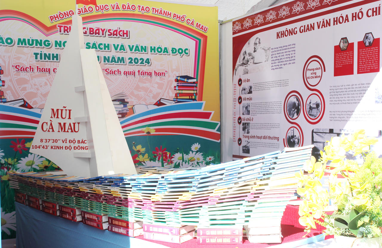 Công viên Hùng Vương rộn ràng ngày hội sách