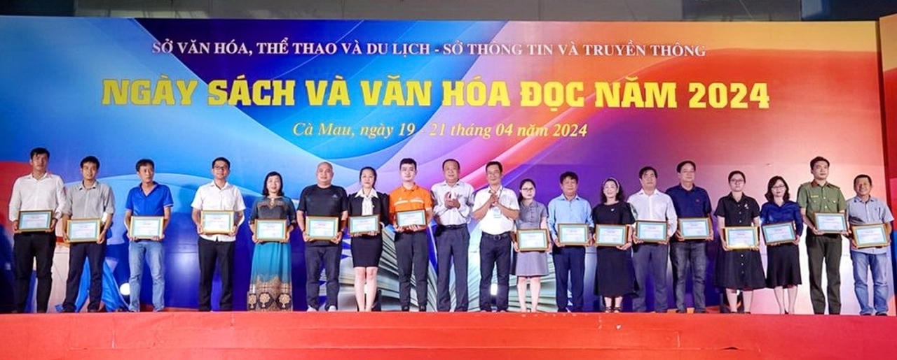 Ngày Sách và Văn hóa đọc tỉnh Cà Mau thu hút trên 3.000 lượt khách