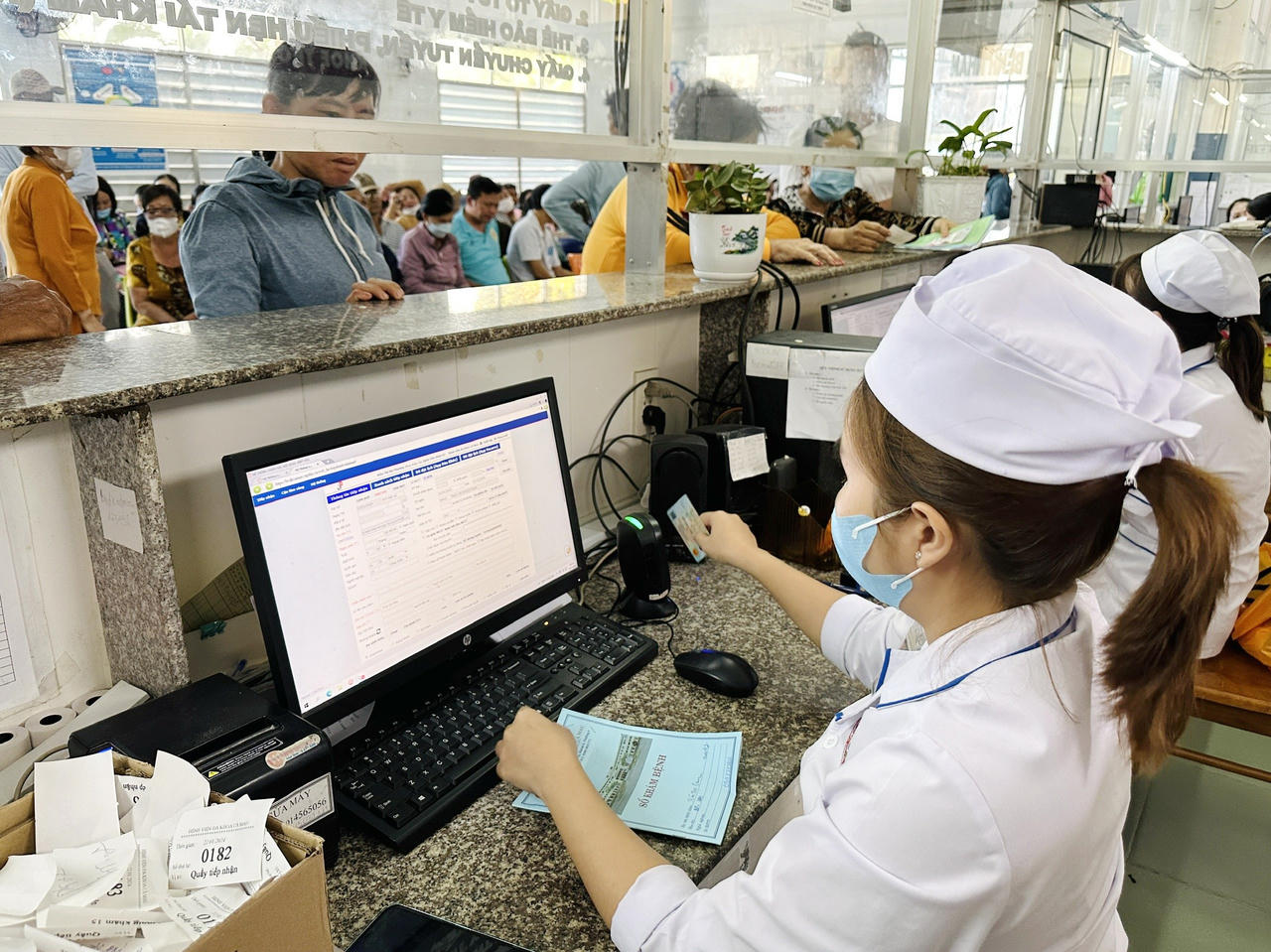 Cà Mau: Lợi ích của việc dùng CCCD gắn chip trong khám, chữa bệnh