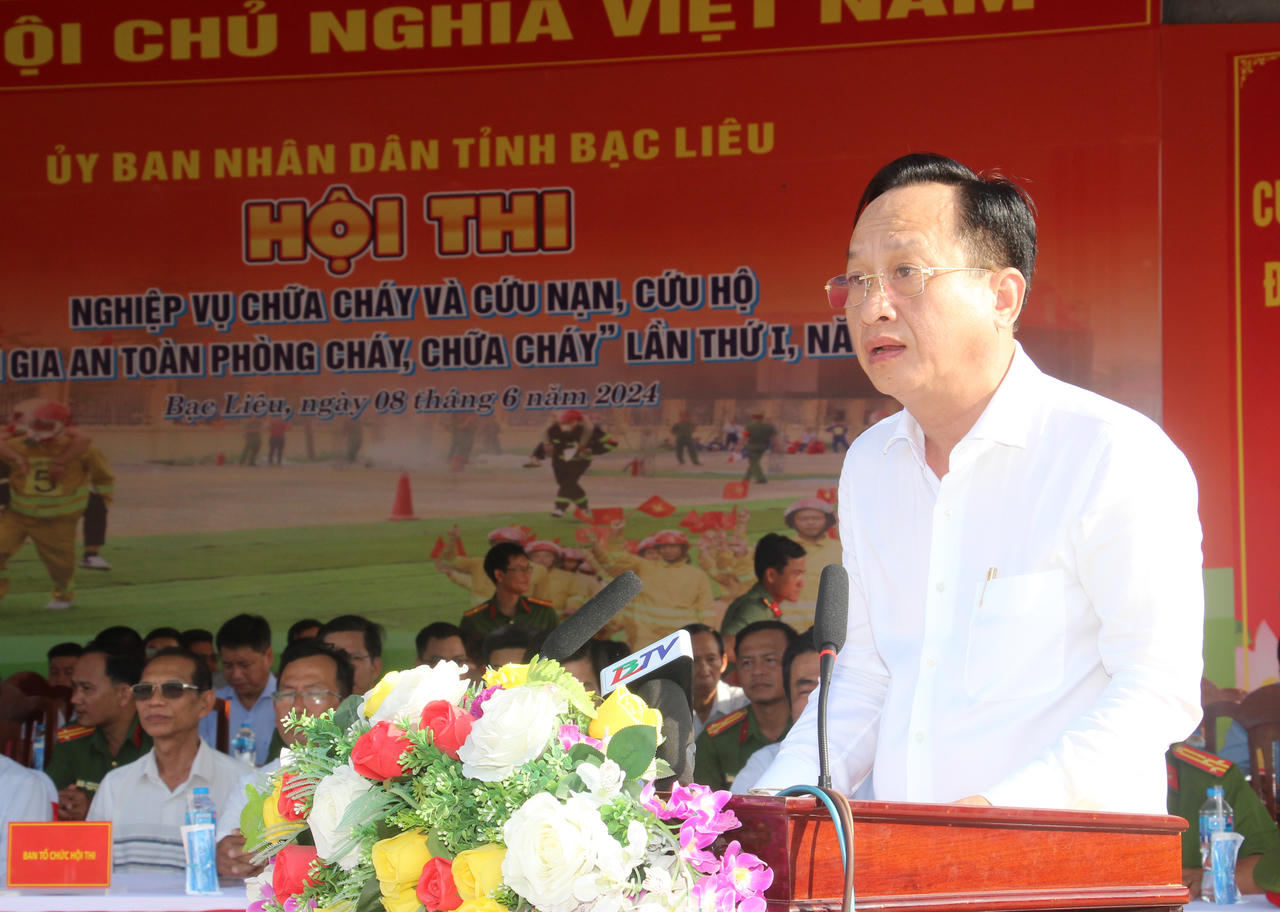 Thi nghiệp vụ chữa cháy và cứu nạn, cứu hộ 'Tổ liên gia an toàn PCCC' tại Bạc Liêu