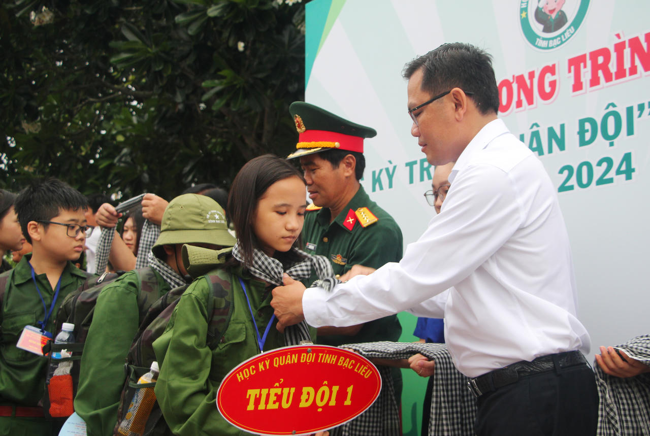 100 “Chiến sĩ nhí” ở Bạc Liêu xuất quân tham gia Học kỳ trong quân đội 