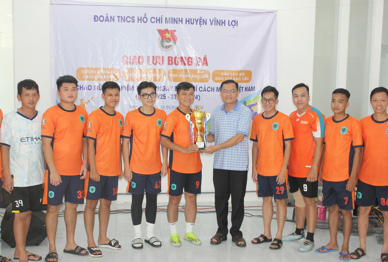 Bạc Liêu: Giao lưu bóng đá chào mừng 99 năm Ngày Báo chí cách mạng Việt Nam