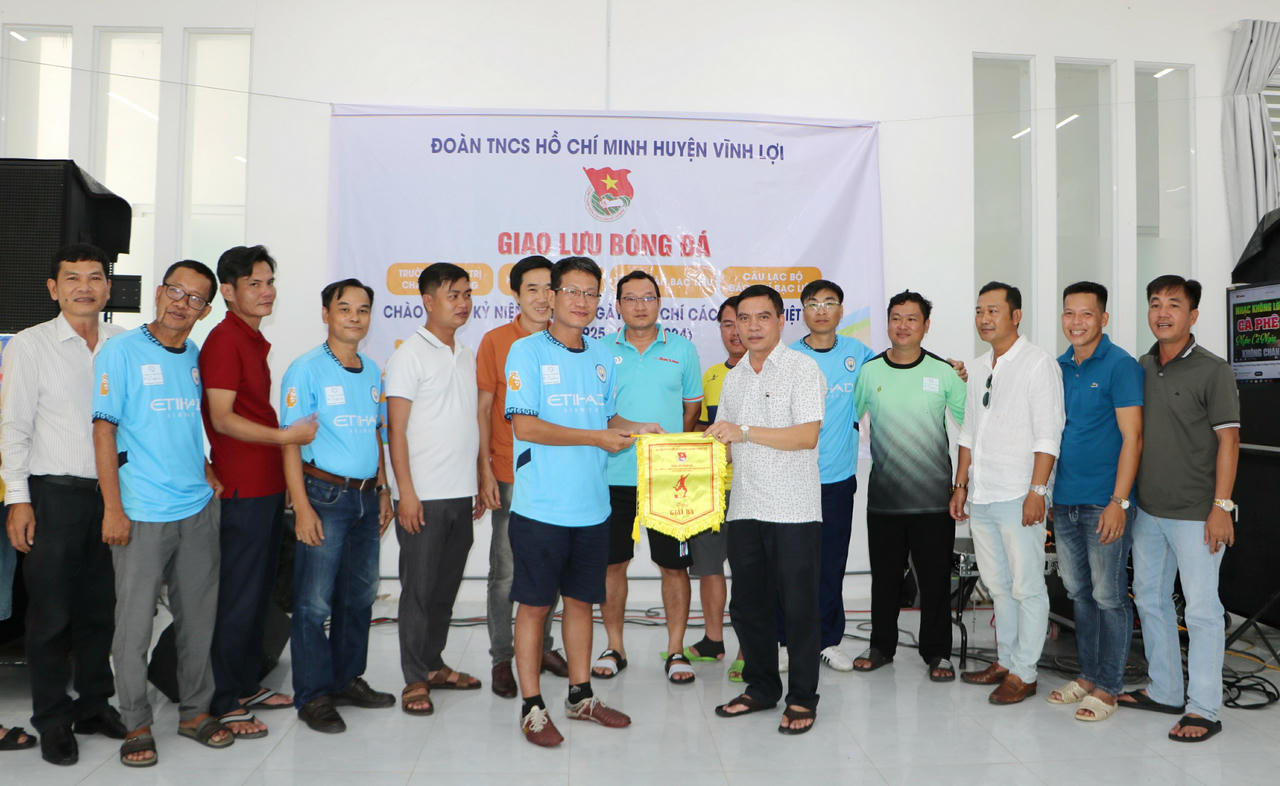 Bạc Liêu: Giao lưu bóng đá chào mừng 99 năm Ngày Báo chí cách mạng Việt Nam