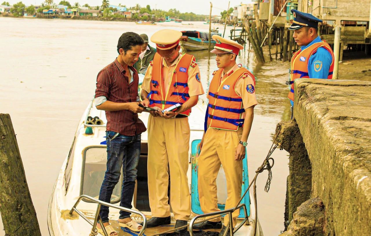 Bạc Liêu bảo đảm an toàn giao thông đường thủy trong mùa mưa bão