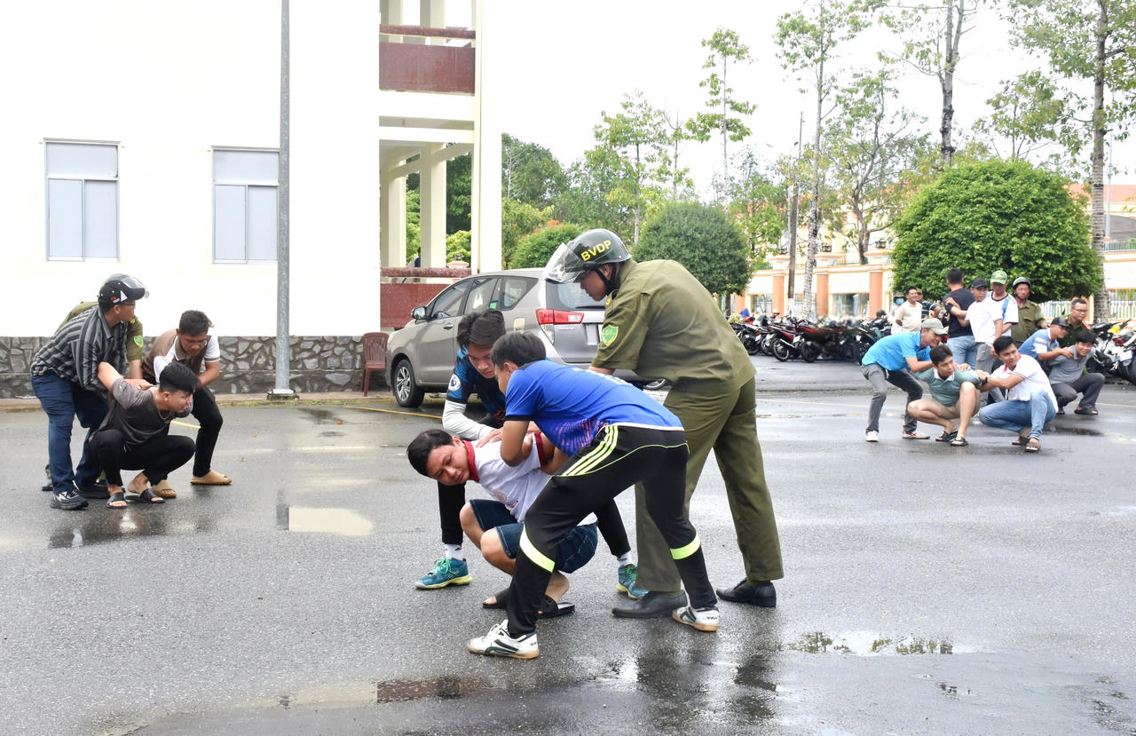 Giải quyết vụ việc về an ninh trật tự ngay từ đầu và tại cơ sở ở Bạc Liêu