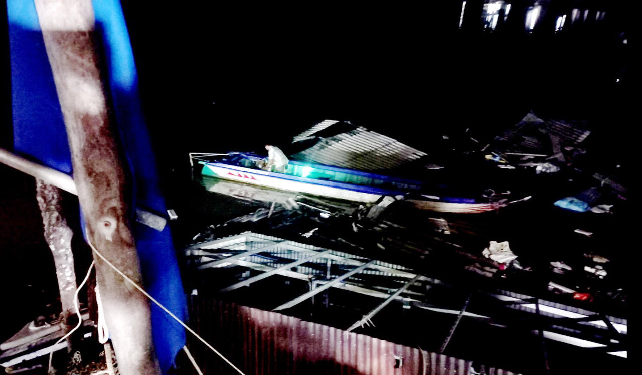 Tiếp tục sạt lở nhiều nhà dân ở Đất Mũi tỉnh Cà Mau