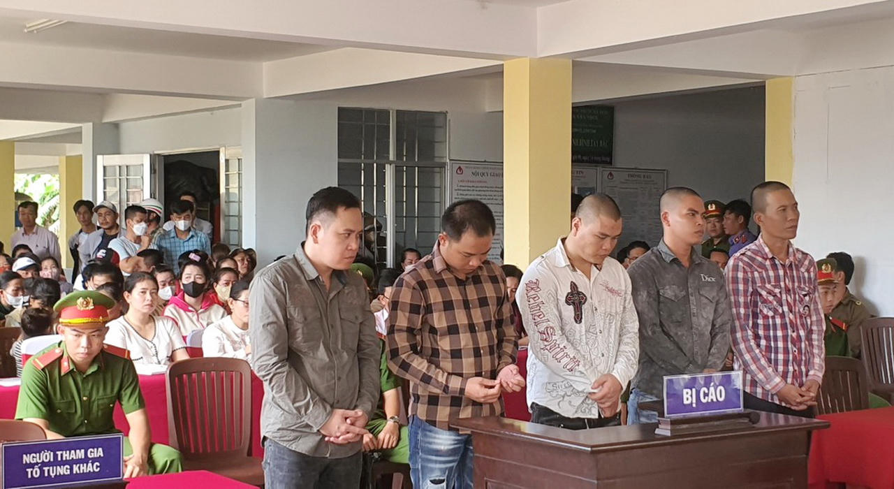 Cướp 1 túi mực, nhóm thanh niên lĩnh án