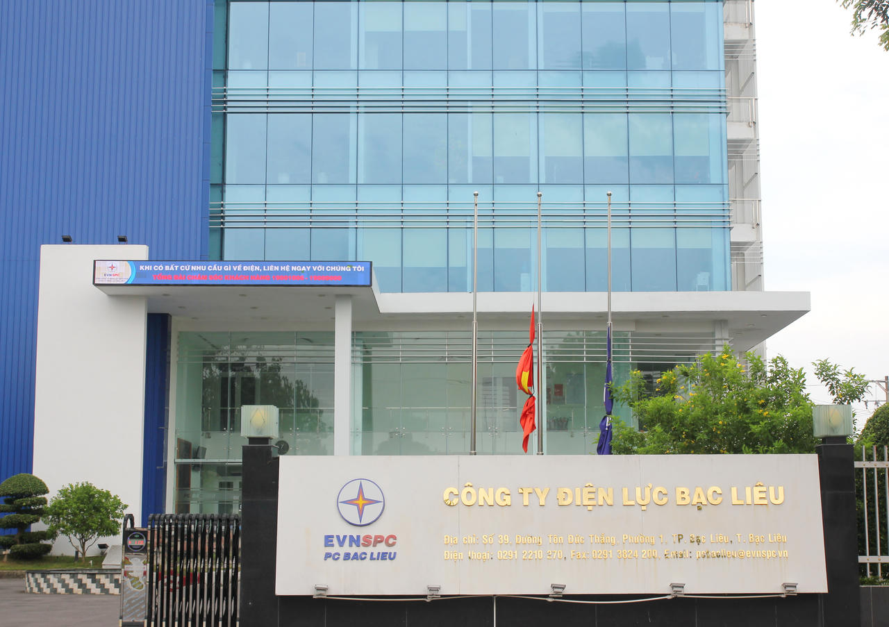 Cà Mau - Bạc Liêu: Treo cờ rủ để tưởng nhớ Tổng Bí thư Nguyễn Phú Trọng