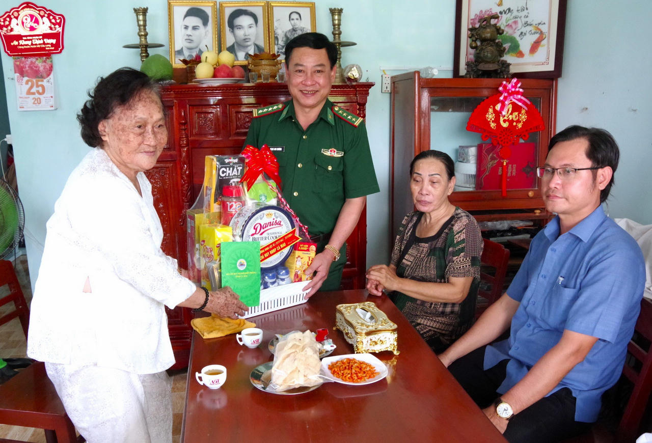 BĐBP Cà Mau tri ân Ngày Thương binh - Liệt sĩ 