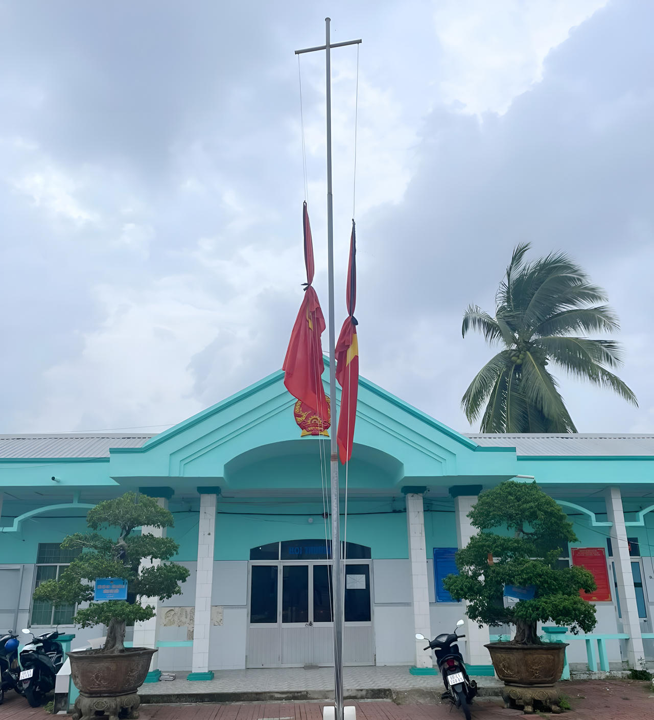 Cà Mau - Bạc Liêu: Treo cờ rủ để tưởng nhớ Tổng Bí thư Nguyễn Phú Trọng