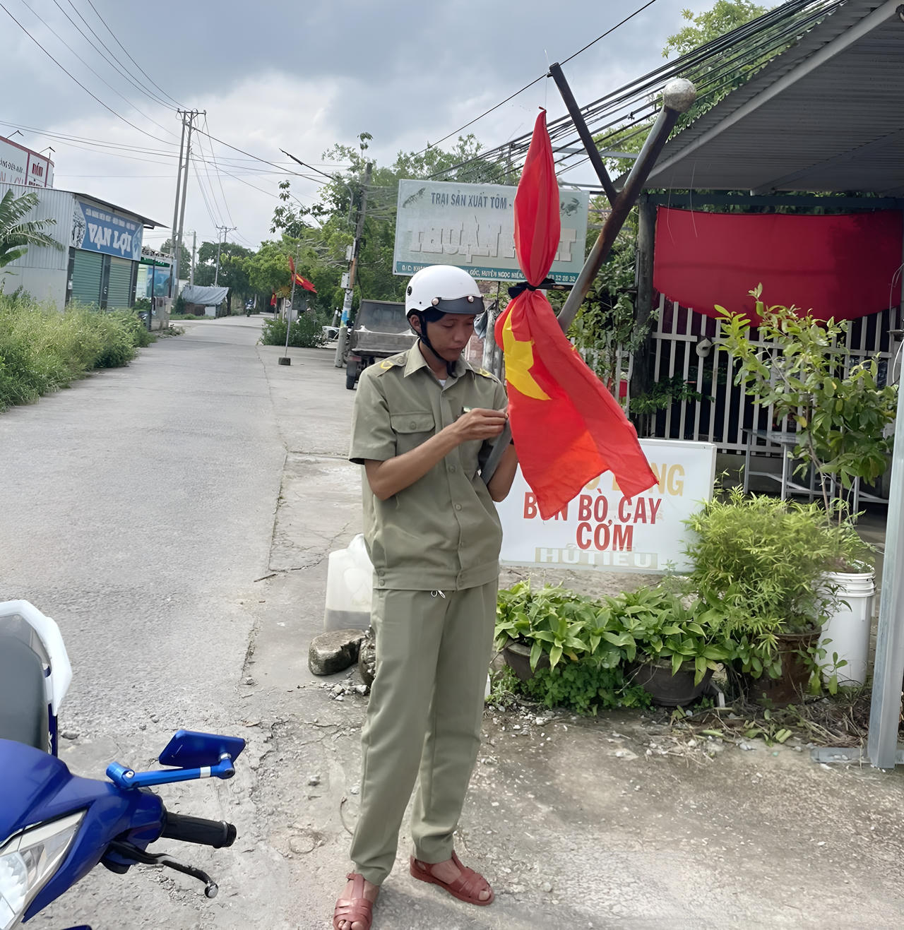 Cà Mau - Bạc Liêu: Treo cờ rủ để tưởng nhớ Tổng Bí thư Nguyễn Phú Trọng