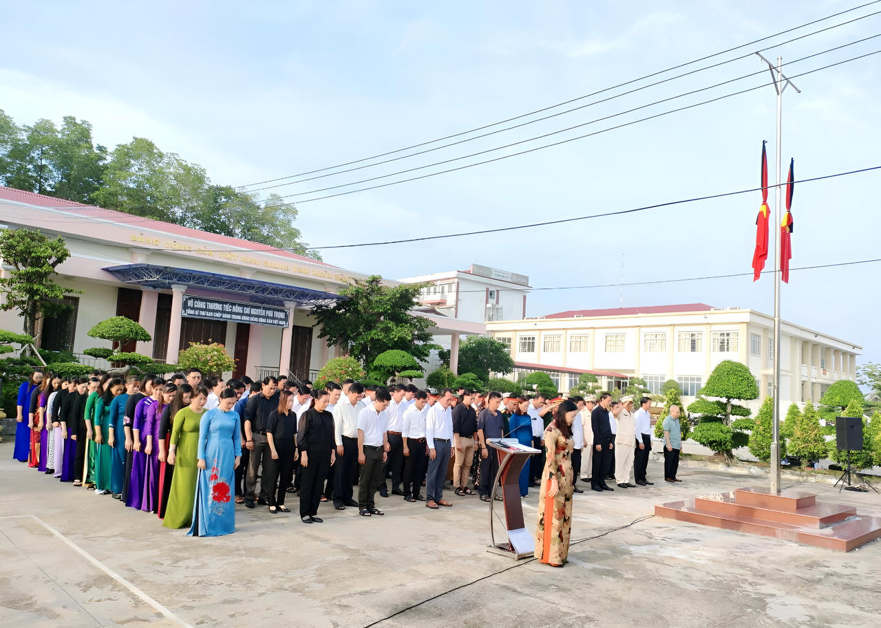 Cà Mau - Bạc Liêu: Treo cờ rủ để tưởng nhớ Tổng Bí thư Nguyễn Phú Trọng