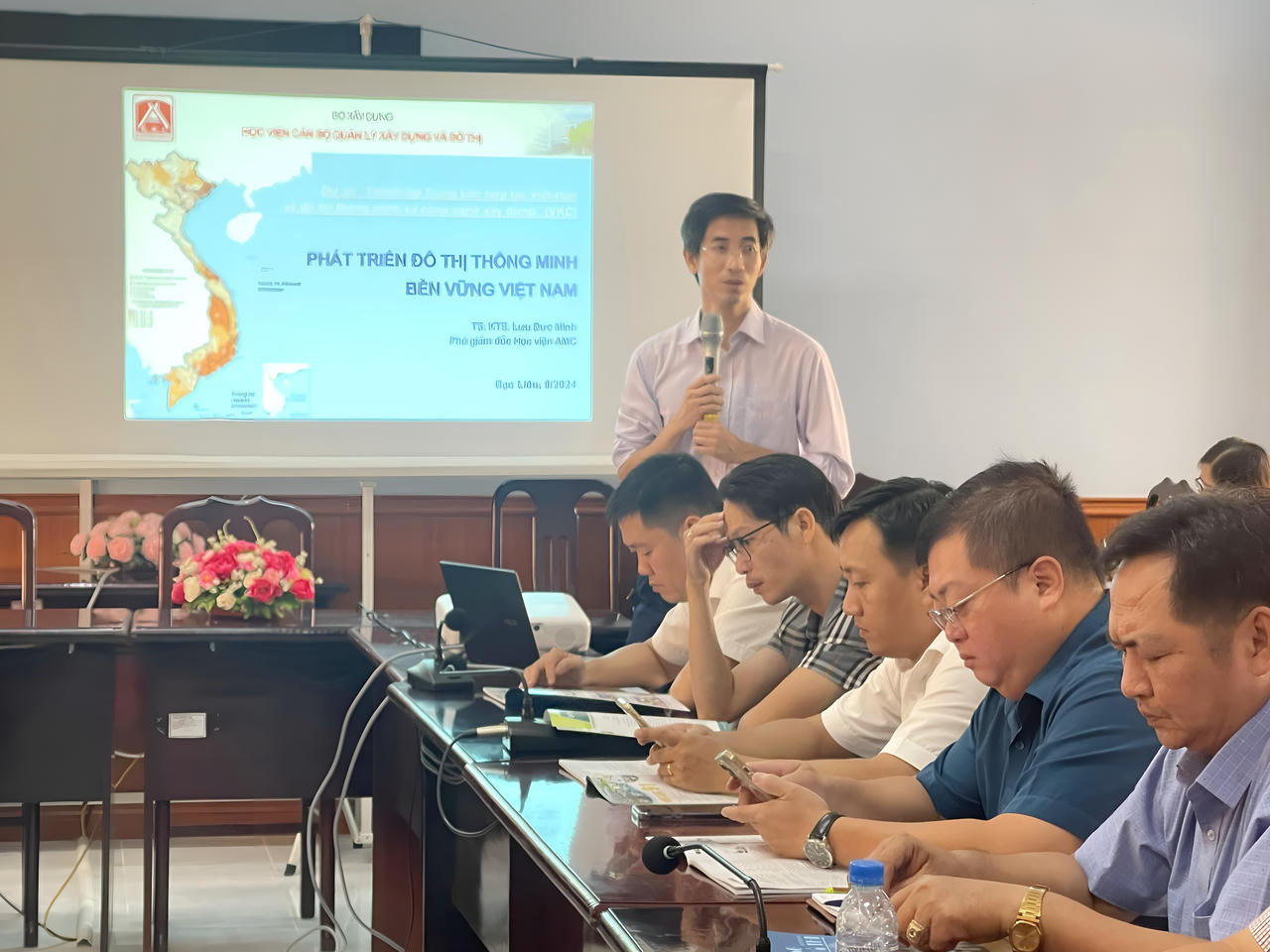 Bồi dưỡng về phát triển đô thị thông minh bền vững cho cán bộ ở Bạc Liêu