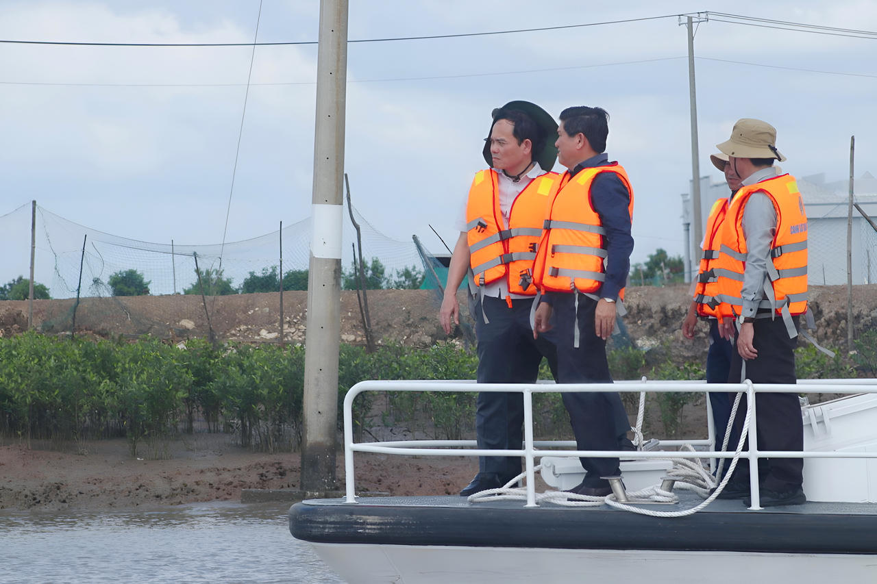 Phó Thủ tướng Trần Lưu Quang: Việc di dời người dân ở vùng sạt lở là cấp thiết 