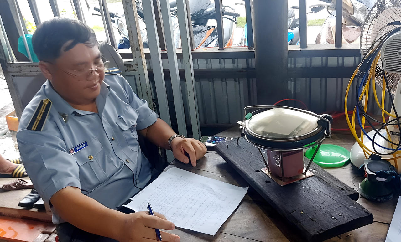 Chủ tịch tỉnh Cà Mau chỉ đạo điều tra, xử lý việc tháo thiết bị giám sát hành trình tàu cá