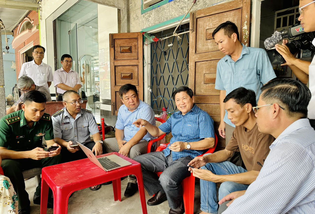 Kiểm tra, đẩy mạnh tuyên truyền pháp luật về phòng chống khai thác IUU tại Cà Mau