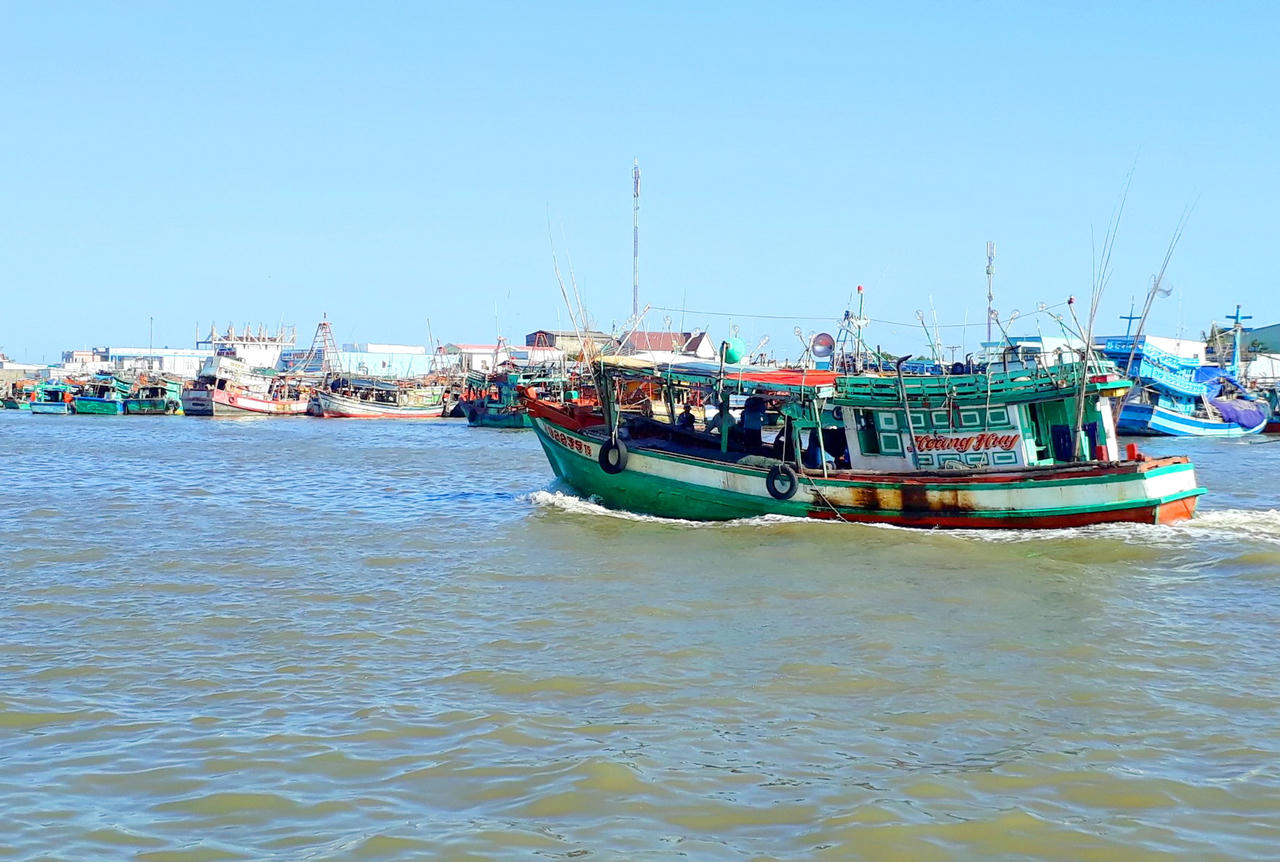 Kiểm tra, đẩy mạnh tuyên truyền pháp luật về phòng chống khai thác IUU tại Cà Mau