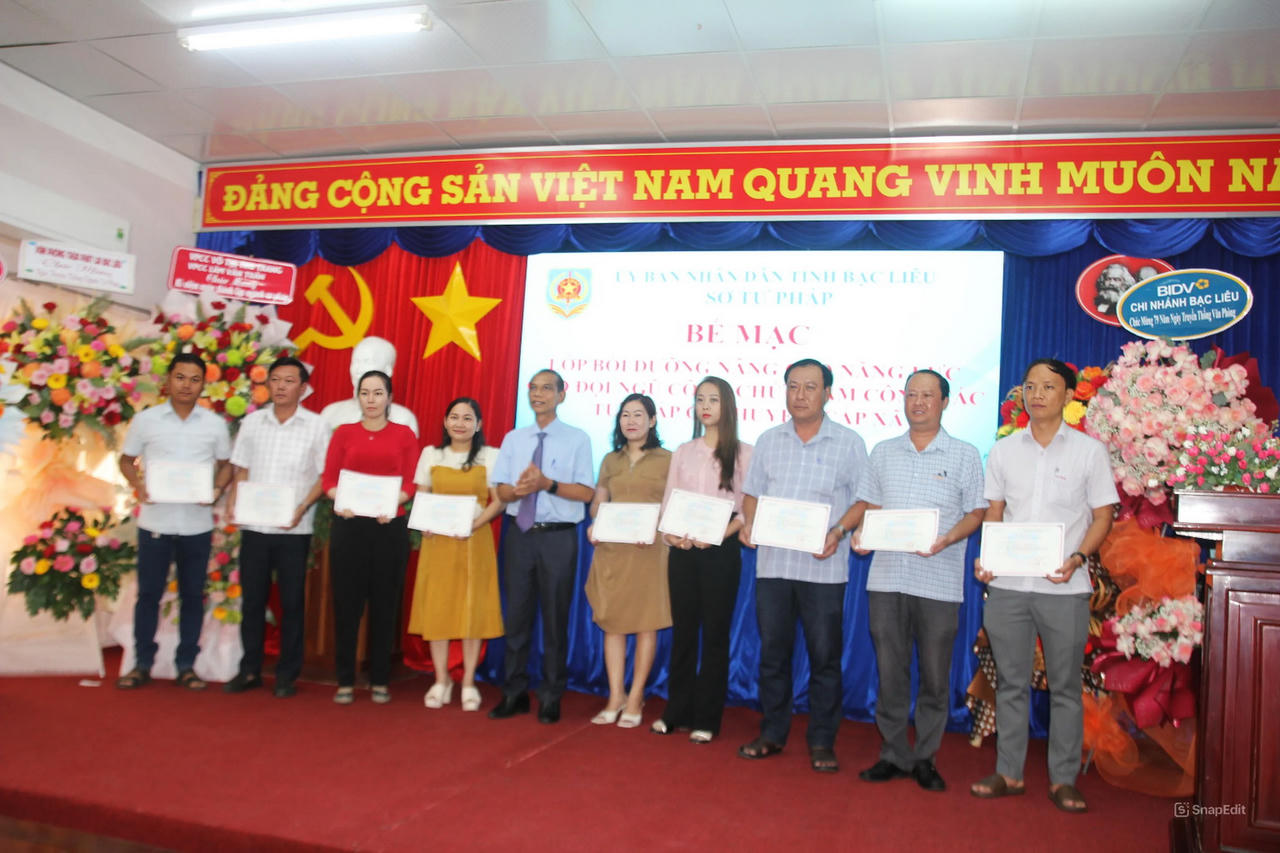 Bế giảng lớp nghiệp vụ cho đội ngũ công chức làm công tác Tư pháp ở Bạc Liêu