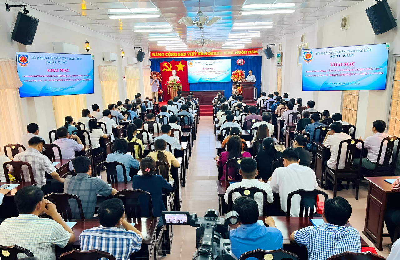 Bế giảng lớp nghiệp vụ cho đội ngũ công chức làm công tác Tư pháp ở Bạc Liêu